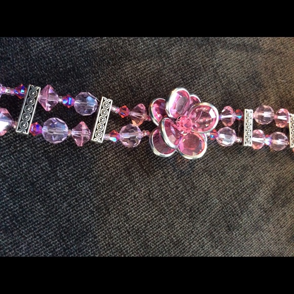 Hand beaded artisan bracelet - Picture 4 of 13